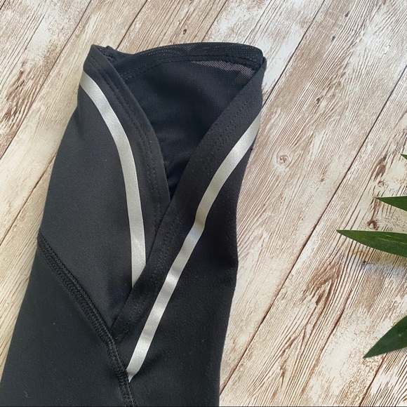 Marika High waisted Capri Leggings - Picture 4 of 6